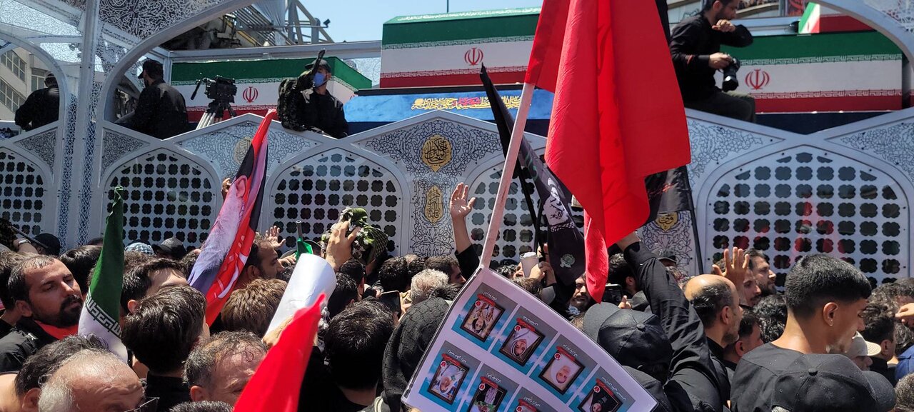 آغاز مراسم تشییع پیکر مطهر "رهبر شهید انقلاب" در تهران