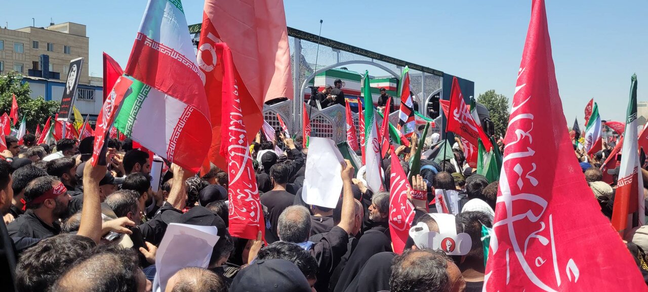 آغاز مراسم تشییع پیکر مطهر "رهبر شهید انقلاب" در تهران
