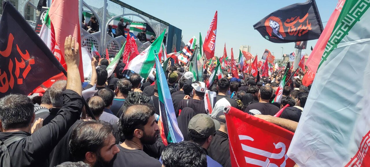 آغاز مراسم تشییع پیکر مطهر "رهبر شهید انقلاب" در تهران