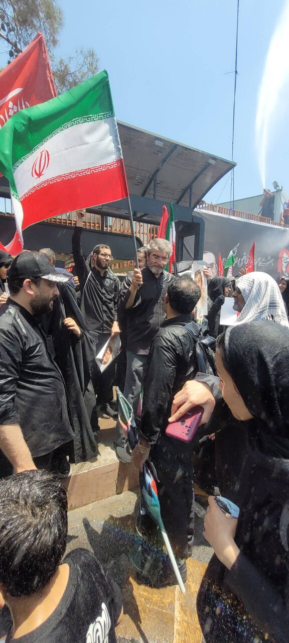 آغاز مراسم تشییع پیکر مطهر "رهبر شهید انقلاب" در تهران