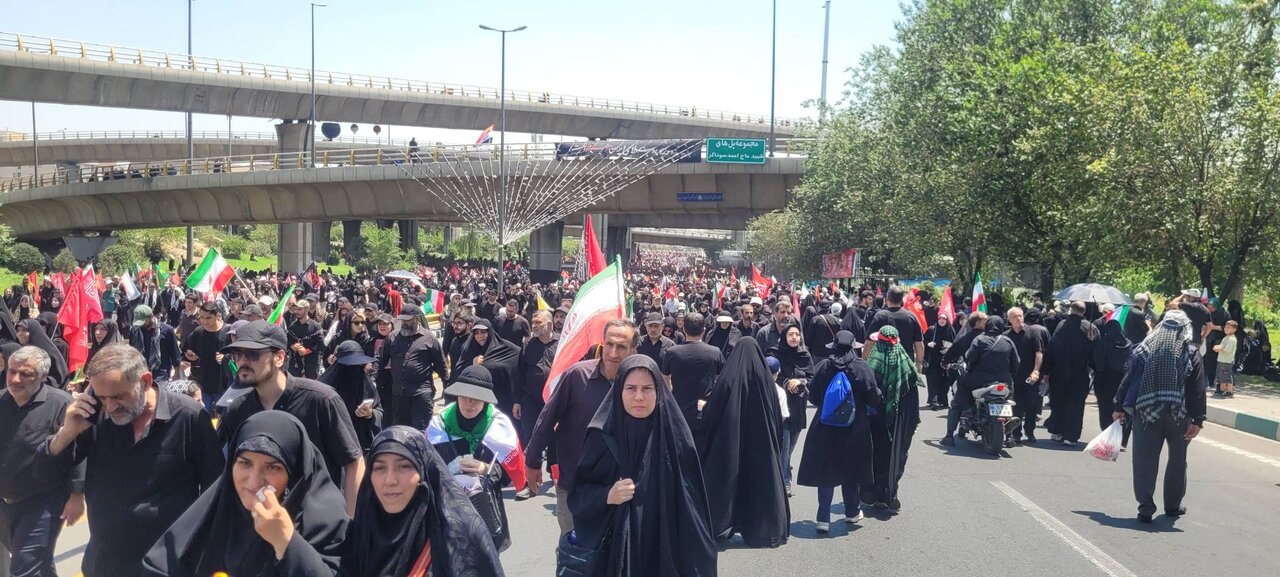 آغاز مراسم تشییع پیکر مطهر "رهبر شهید انقلاب" در تهران