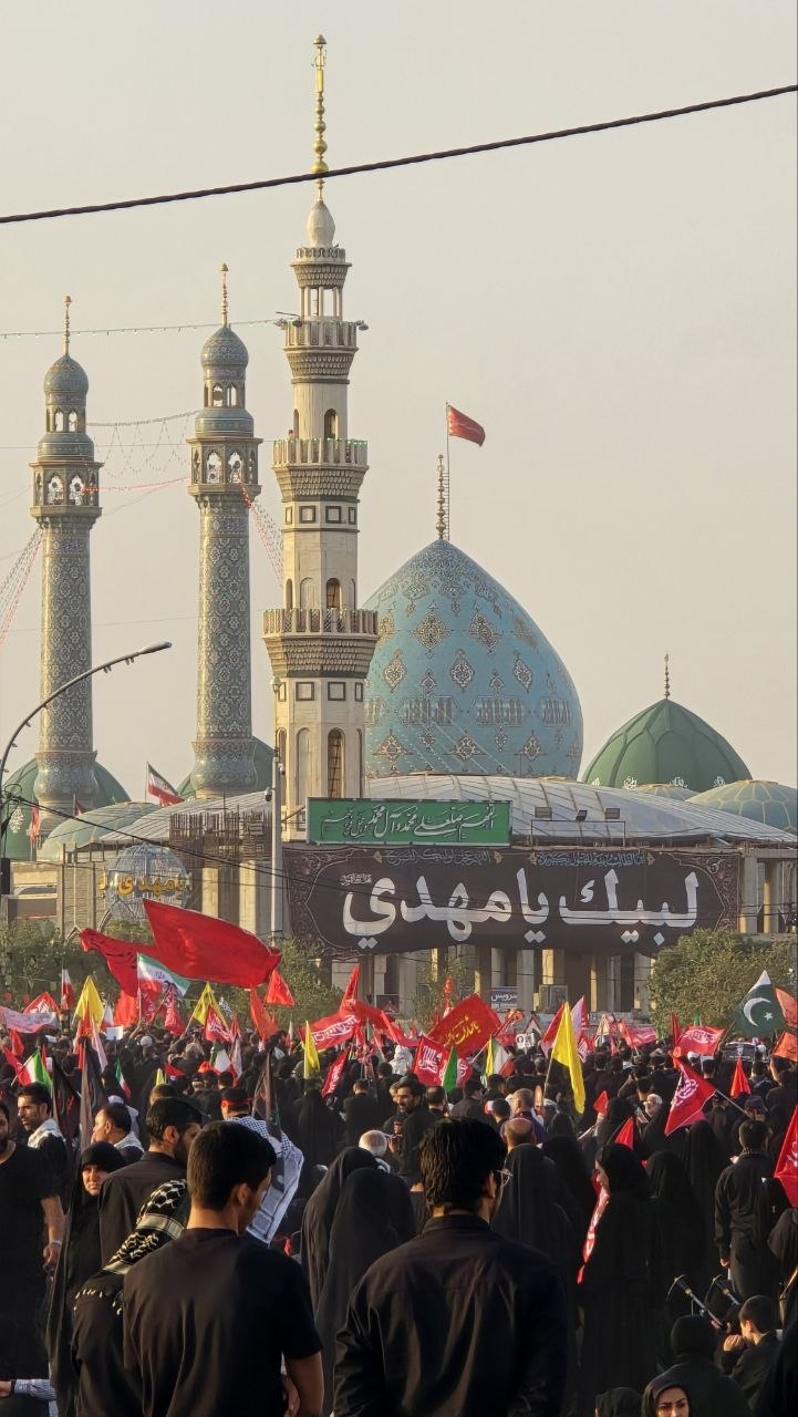 قم در قاب وداع با قائد امت؛ تشییع و بدرقه میلیونی پیکر رهبر شهید
