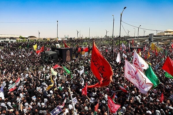 مردم نجف با قائد شهید امت اسلام وداع کردند مردم نجف با قائد شهید امت اسلام وداع کردند