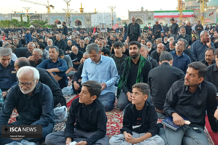 بی‌توجهی به تهدیدهای دشمن؛ حضور پرشور مردم از شهرهای مختلف در مشهد برای خونخواهی رهبر شهید