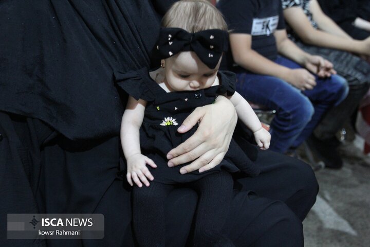 حسینه مادر کودک