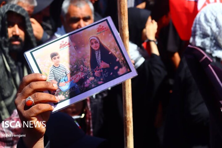 مراسم تشییع پیکر مطهر رهبر شهید انقلاب اسلامی سید علی خامنه ای و خانواده