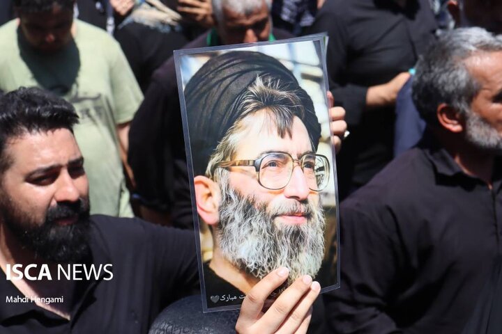 مراسم تشییع پیکر مطهر رهبر شهید انقلاب اسلامی سید علی خامنه ای و خانواده