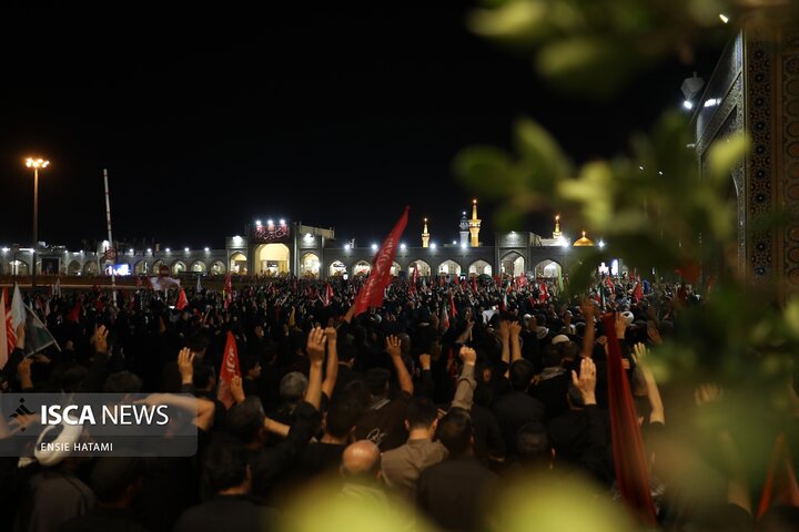 نماز بر پیکر رهبر شهید - کاوه حاتمی