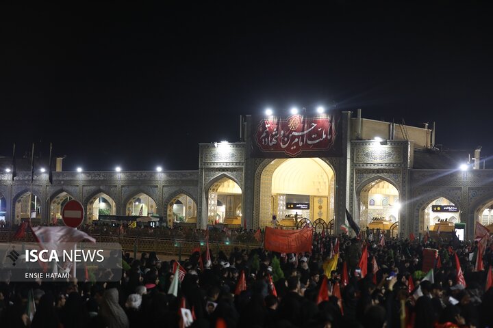 نماز بر پیکر رهبر شهید - کاوه حاتمی