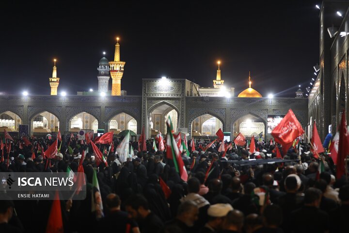 نماز بر پیکر رهبر شهید - کاوه حاتمی