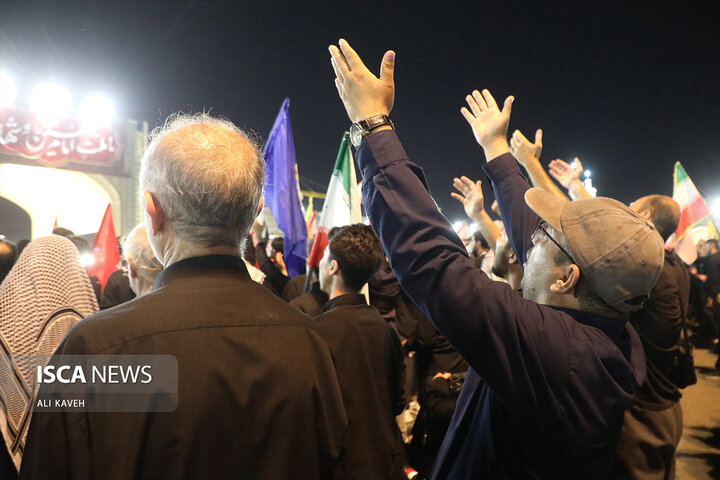 نماز بر پیکر رهبر شهید - کاوه حاتمی