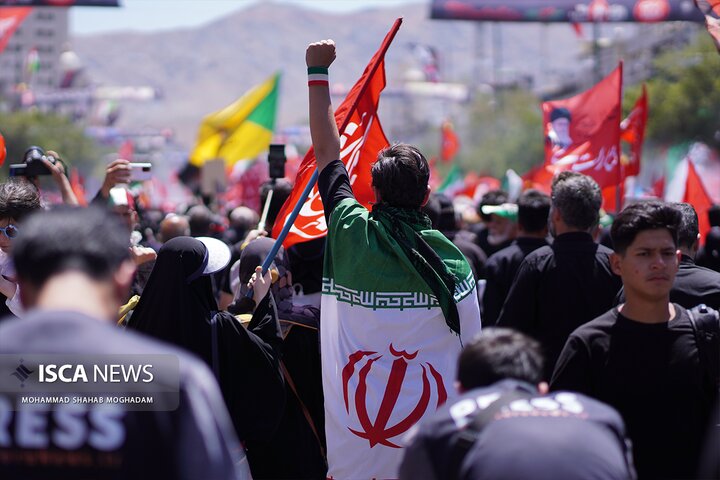 تشییع رهبر شهید