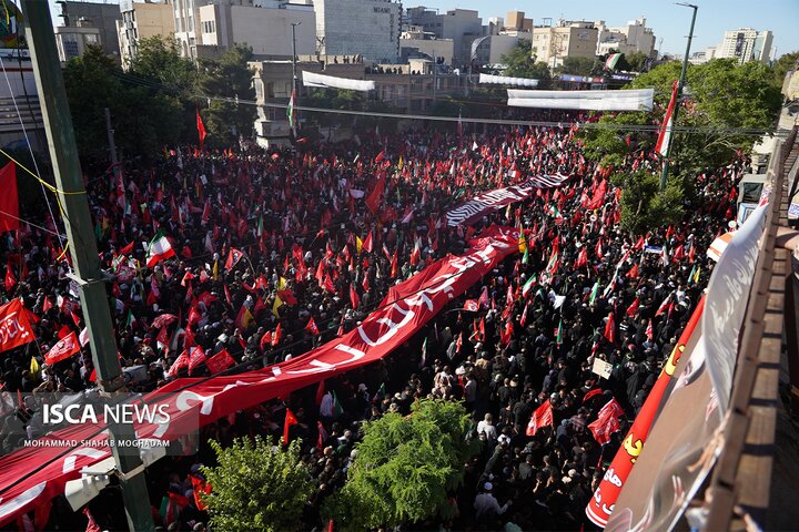 سردار حسنزاده: بیش از ۴۰ میلیون نفر در تشییع قائد شهید شرکت کردند سردار حسنزاده: بیش از ۴۰ میلیون نفر در تشییع قائد شهید شرکت کردند