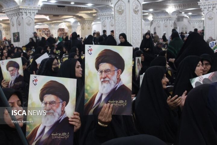 مراسم بزرگداشت شهادت قائد امت در مصلای اردبیل