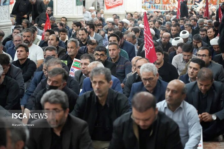 مراسم بزرگداشت شهادت قائد امت در مصلای اردبیل