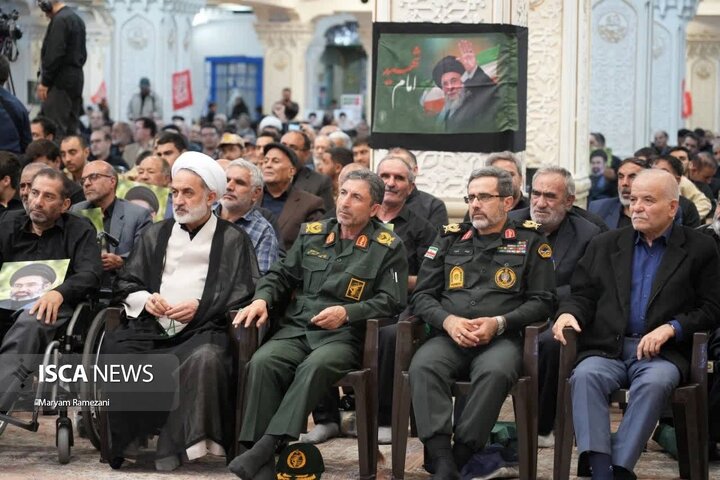 مراسم بزرگداشت شهادت قائد امت در مصلای اردبیل
