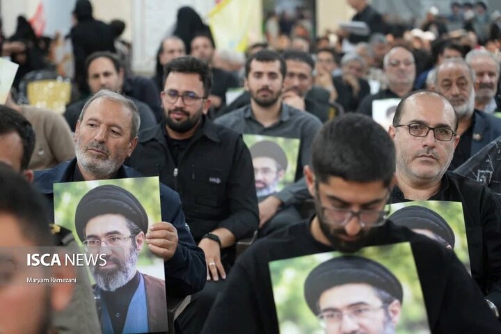 مراسم بزرگداشت شهادت قائد امت در مصلای اردبیل