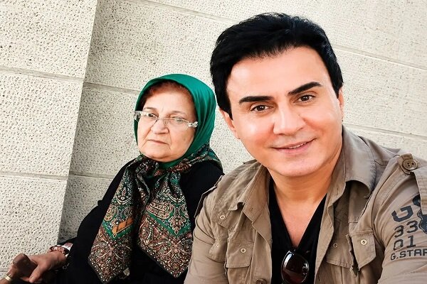 پرستاری خاص عموپورنگ از مادرش + فیلم