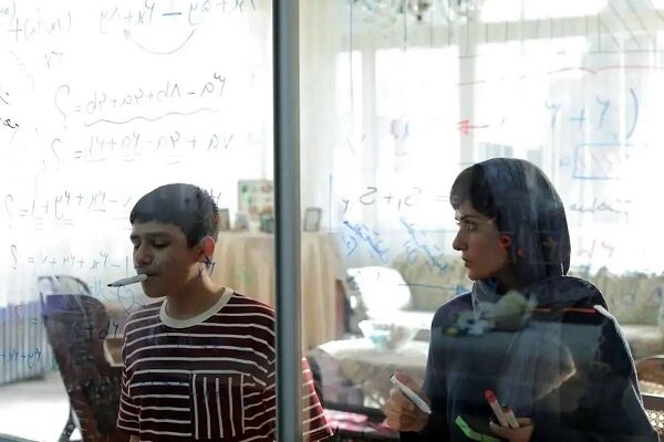 رکوردشکنی «زن و بچه» در اکران آنلاین رکوردشکنی «زن و بچه» در اکران آنلاین