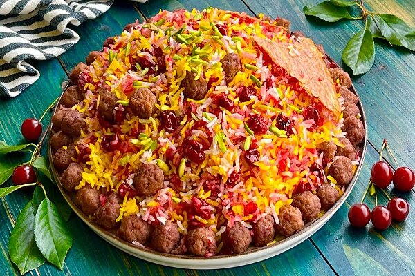 آموزش آشپزی / طرز تهیه آلبالو پلو با گوشت چرخ کرده؛ مرحله به مرحله آموزش آشپزی / طرز تهیه آلبالو پلو با گوشت چرخ کرده؛ مرحله به مرحله