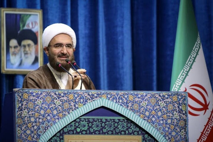 حاج علی اکبری: امام شهید ما فقط به فتح قلهها میاندیشید حاج علی اکبری: امام شهید ما فقط به فتح قلهها میاندیشید