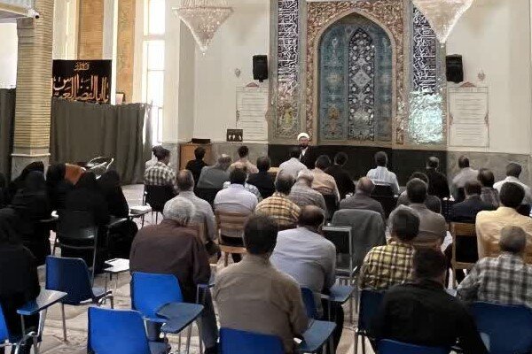 یادبود بزرگ امام شهید در دانشگاه آزاد زنجان؛ تبیین جایگاه استراتژیک رهبری و پیوند عمیق امت با مدیریت الهی یادبود بزرگ امام شهید در دانشگاه آزاد زنجان؛ تبیین جایگاه استراتژیک رهبری و پیوند عمیق امت با مدیریت الهی