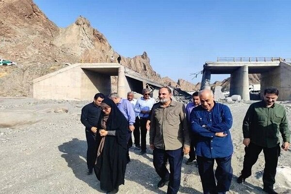 وزیر راه و شهرسازی: آواربرداری و بازگشایی راههای هرمزگان با سرعت ادامه دارد وزیر راه و شهرسازی: آواربرداری و بازگشایی راههای هرمزگان با سرعت ادامه دارد