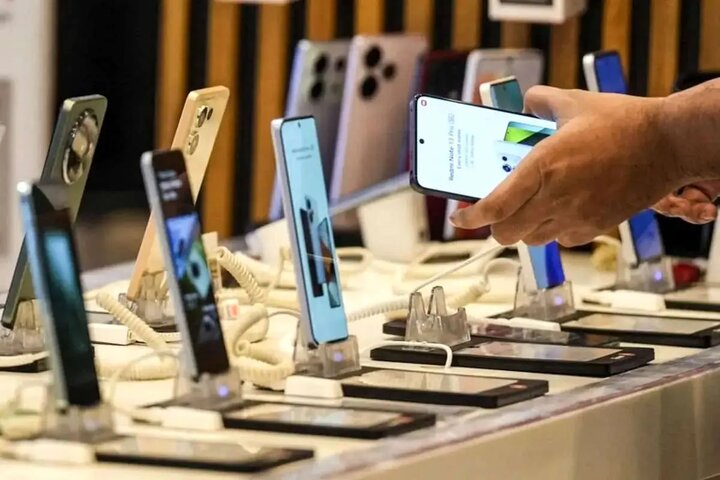 شوک دلار به بازار موبایل / ۴۳ روز کار برای خرید ارزانترین گوشی شوک دلار به بازار موبایل / ۴۳ روز کار برای خرید ارزانترین گوشی