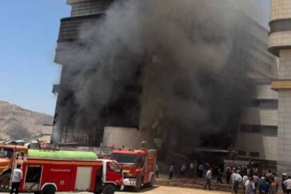 آتشسوزی در انبار مصالح بیمارستان در حال احداث نیایش خرمآباد آتشسوزی در انبار مصالح بیمارستان در حال احداث نیایش خرمآباد