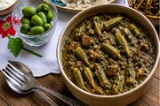 آموزش آشپزی / طرز تهیه خورشت بامیه با سبزی به روش سنتی