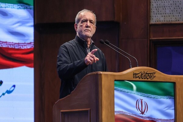 پزشکیان: اظهارنظرهای غیرکارشناسی درباره مذاکرات، دستاوردها را کوچکنمایی میکند پزشکیان: اظهارنظرهای غیرکارشناسی درباره مذاکرات، دستاوردها را کوچکنمایی میکند