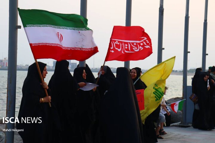 زنجیره انسانی برای صیانت از تنگه هرمز
