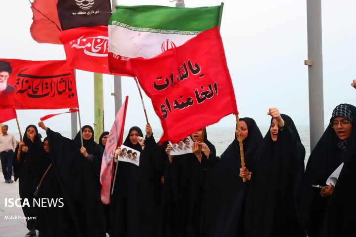 زنجیره انسانی برای صیانت از تنگه هرمز