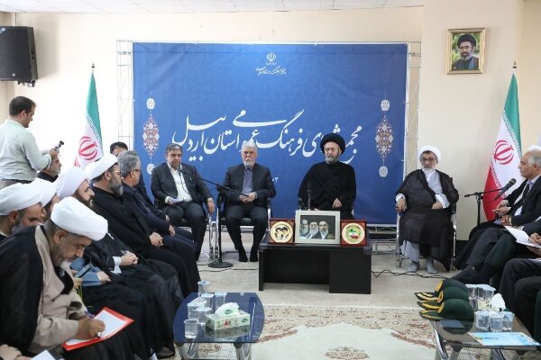 ۲۰۰ محله و ۴۳۰ پایگاه فرهنگی و هنری محور اجرای برنامههای فرهنگی استان هستند ۲۰۰ محله و ۴۳۰ پایگاه فرهنگی و هنری محور اجرای برنامههای فرهنگی استان هستند
