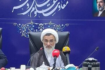 استادان دانشگاه باید متناسب با تخصص خود نقش‌آفرینی کنند