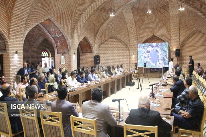 نشست گردشگری ادبی و عرفانی هفته اردبیل