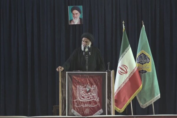 تاکید امام جمعه اهواز بر حضور پرشور مردم در رویداد اربعین حسینی