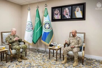 جزئیات دیدار رئیس ستاد ارتش عربستان و فرمانده نیروی زمینی سنتکام