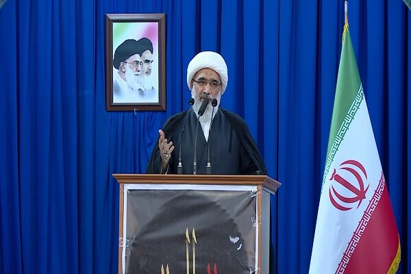تأکید امام جمعه بوشهر بر تقویت قدرت داخلی در کنار مقاومت در برابر تهدیدهای خارجی