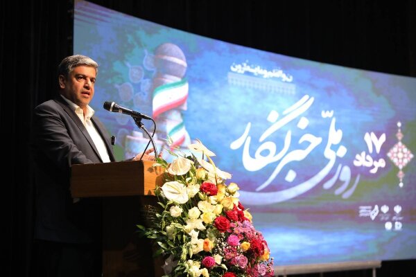 تأکید استاندار اردبیل بر نقش مطالبه‌گری رسانه‌ها و وعده پیگیری معیشت خبرنگاران