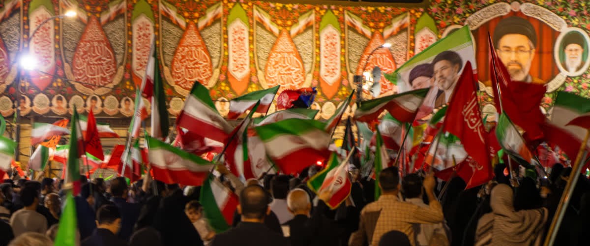 میدان انقلاب؛ همچنان میعادگاه مردمانی که با ایمان و غیرت انقلابی ایستاده اند