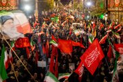 این گزارش خبری نیست ** به خبر اصلاح شود ** میدان انقلاب؛ همچنان میعادگاه مردمانی که با ایمان و غیرت انقلابی ایستاده اند