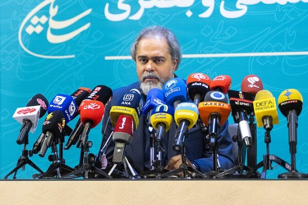 فریدزاده: فارابی، طی یک فرآیند شفاف طرح اولیه آثار را غربالگری می‌کند
