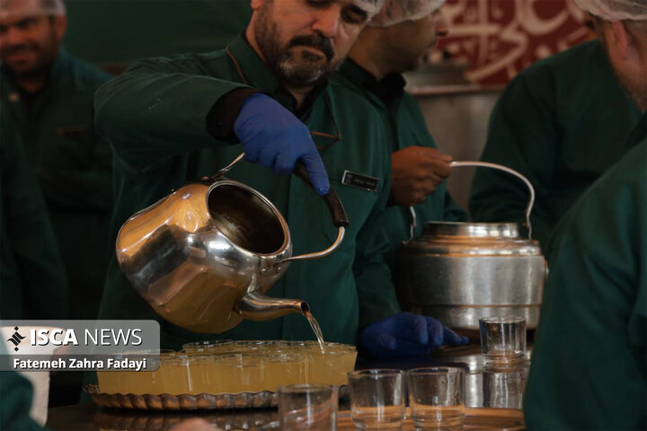 حال‌وهوای حرم مطهر رضوی در روز شهادت امام رضا(ع)