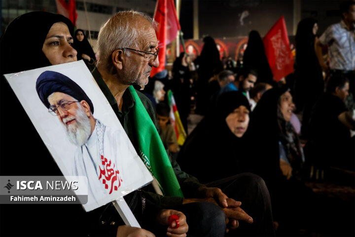 محفل قرآنی «اربعین رهبر شهید» در میدان شهدای مشهد