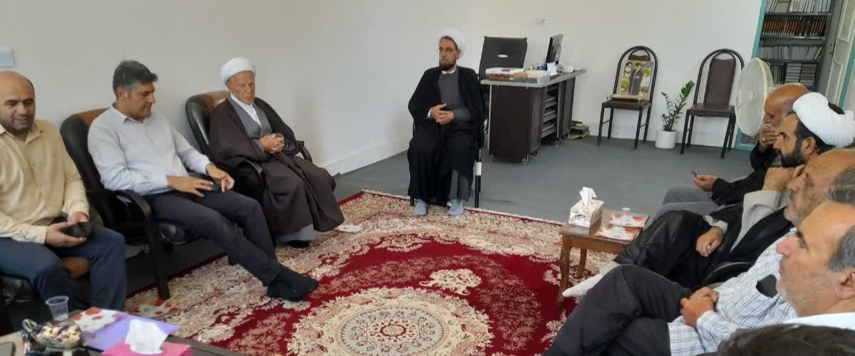نشست راهبردی در مسیر توسعه هیدج؛ بازخوانی چالش‌های بنیادین شهر در دیدار مسئولان با امام جمعه