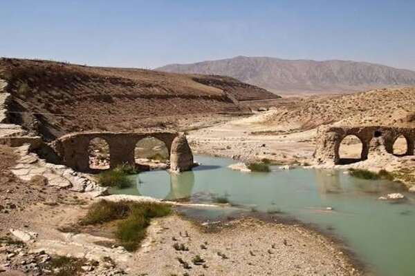محیط زیست فارس حق‌آبه ۲۰ مترمکعبی قره‌آغاج را به مسیر رودخانه بازگرداند