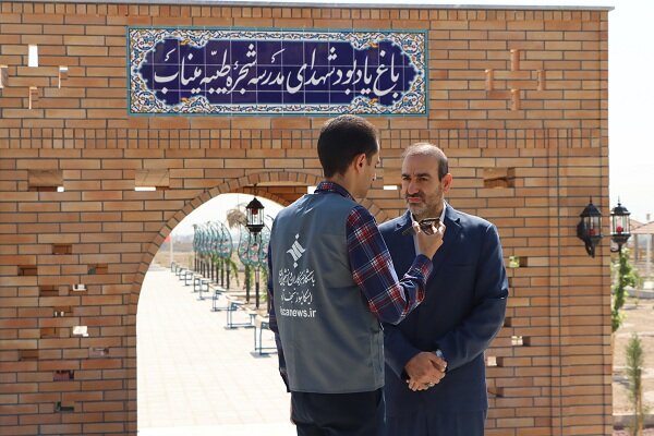 باغ یادبود شهدای شجره طیبه میناب در دانشگاه آزاد نجف‌آباد اقدامی فاخر و ماندگار است