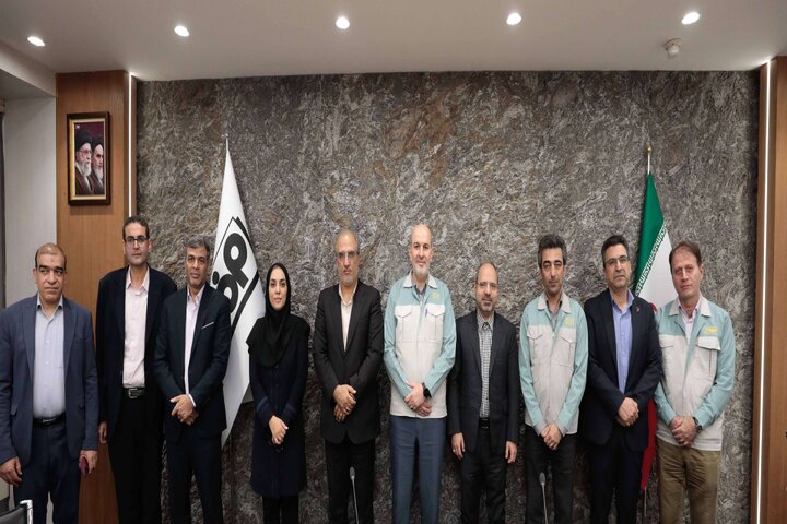 بازدید معاون از فولاد