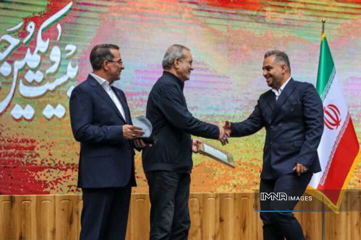 فداکاری نیروی متروی اصفهان؛ از هدایت مردم تا «پل انسانی» در بحران